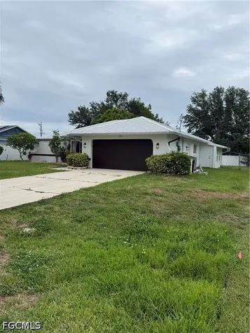 233 SW 43rd Street Cape Coral FL 33914
