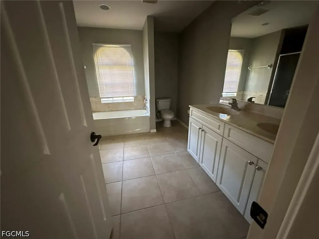 3025 SW 4th Place Cape Coral FL 33914