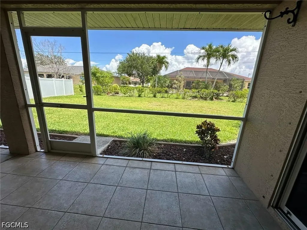 3025 SW 4th Place Cape Coral FL 33914