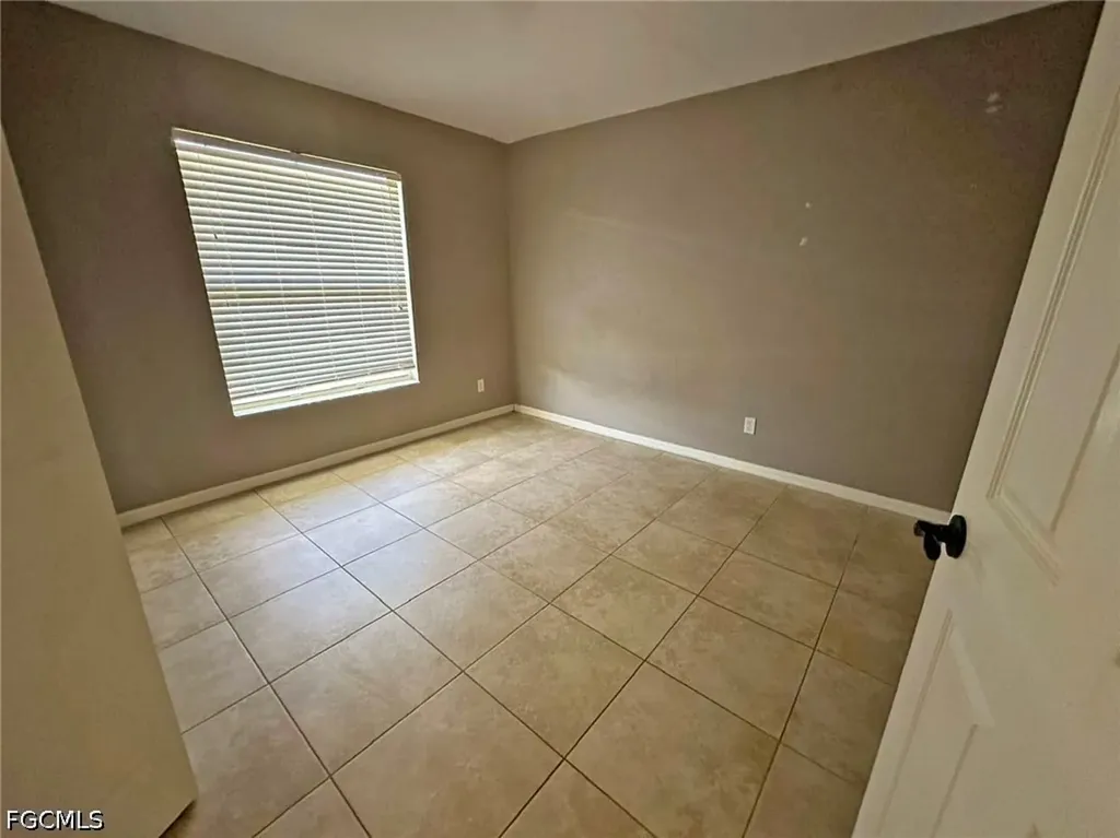 3025 SW 4th Place Cape Coral FL 33914