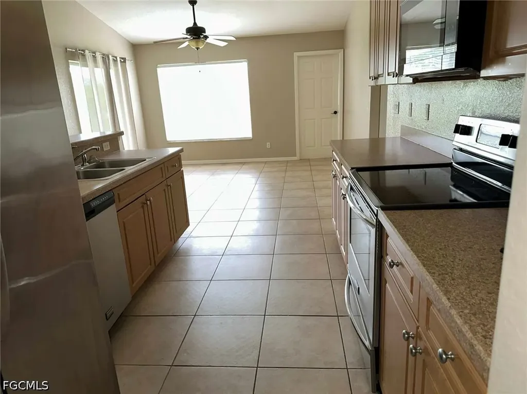 3025 SW 4th Place Cape Coral FL 33914