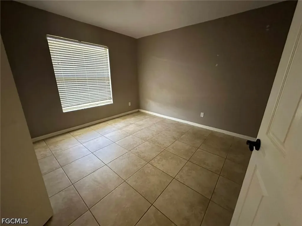 3025 SW 4th Place Cape Coral FL 33914