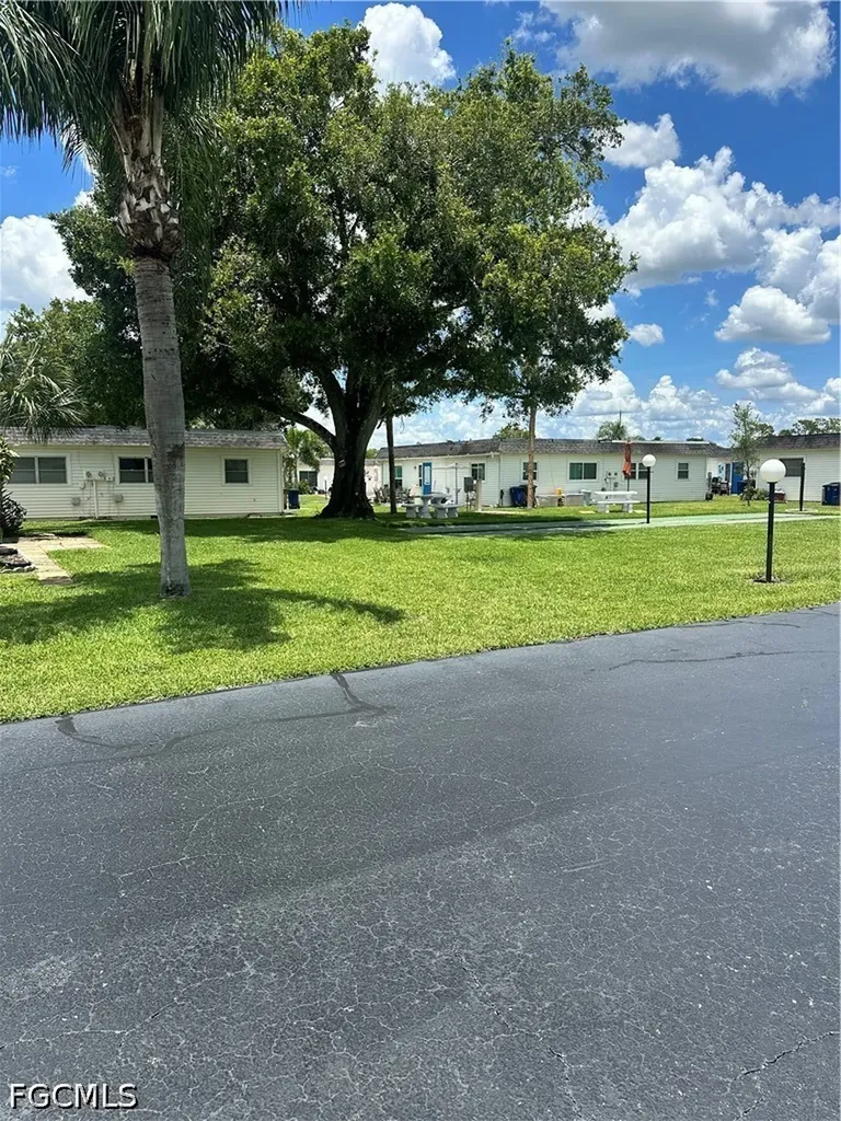 10 Tangerine Court Lehigh Acres FL 33936