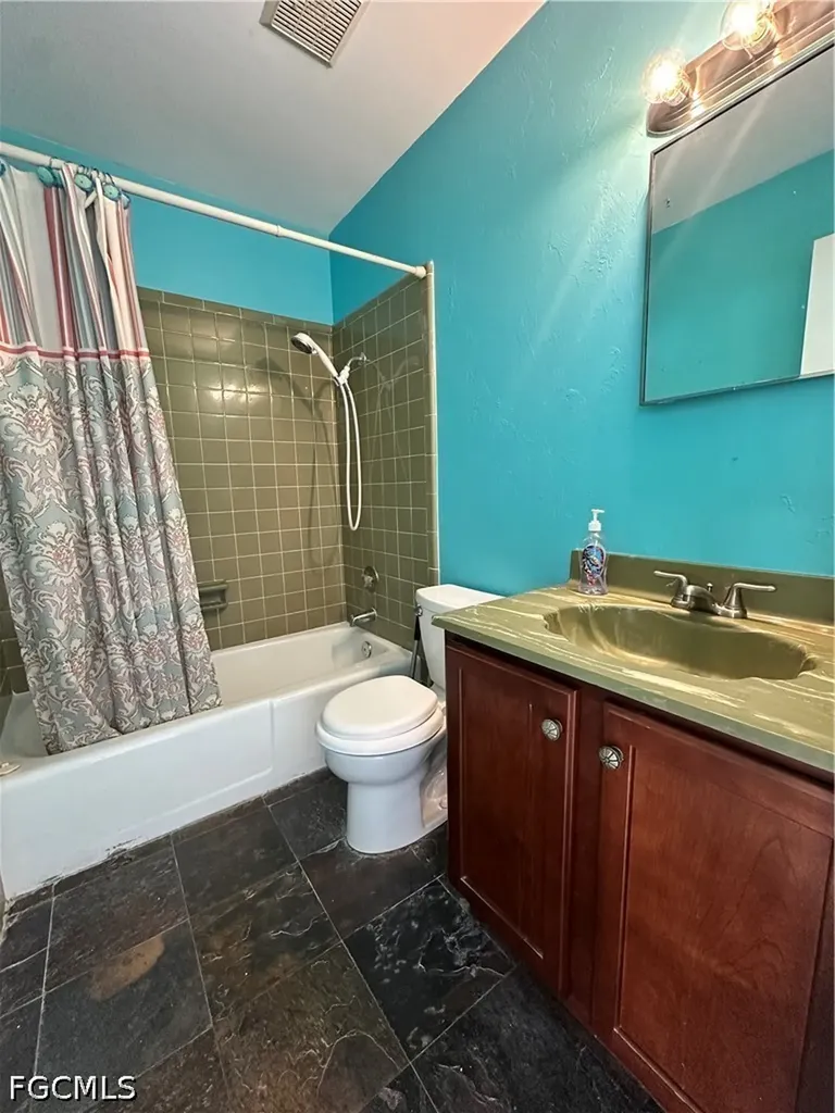 10 Tangerine Court Lehigh Acres FL 33936