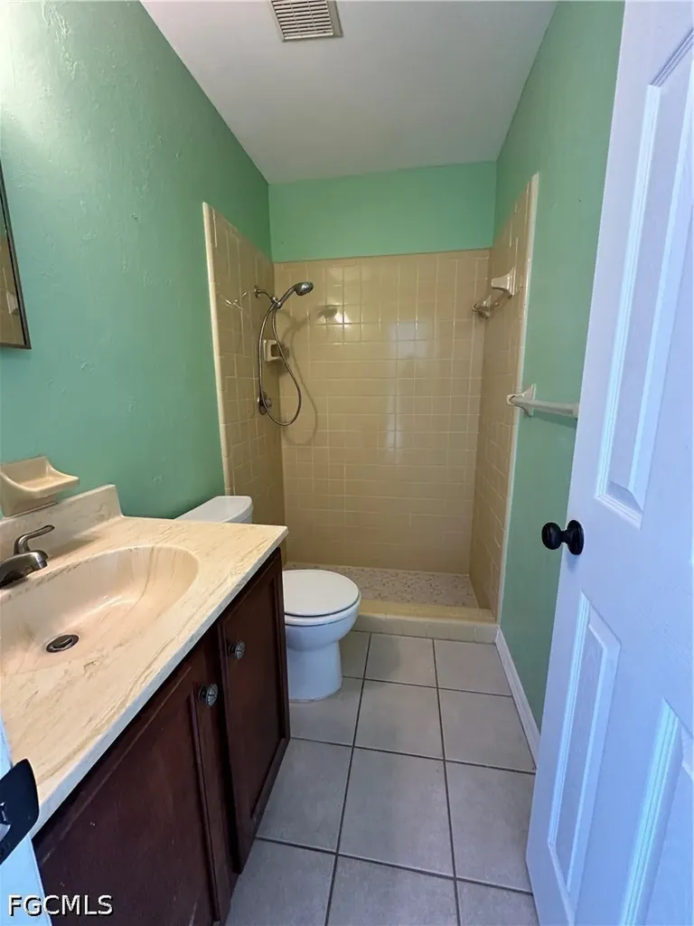 10 Tangerine Court Lehigh Acres FL 33936