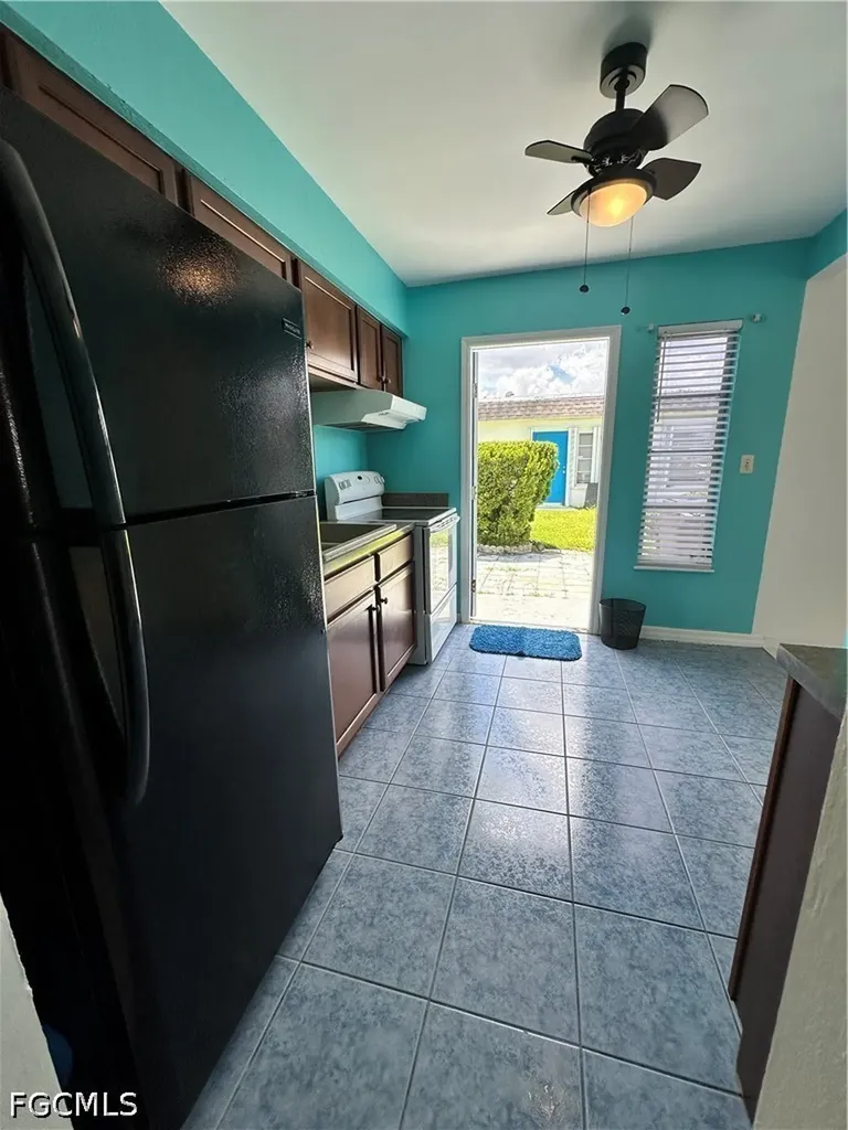 10 Tangerine Court Lehigh Acres FL 33936