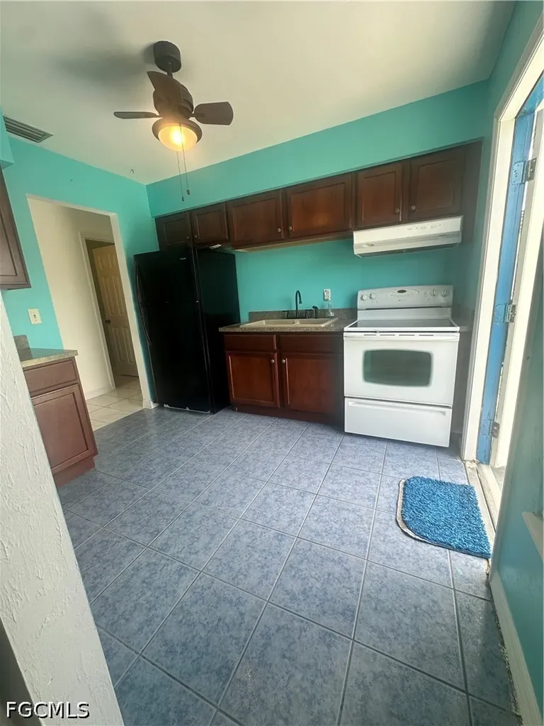 10 Tangerine Court Lehigh Acres FL 33936