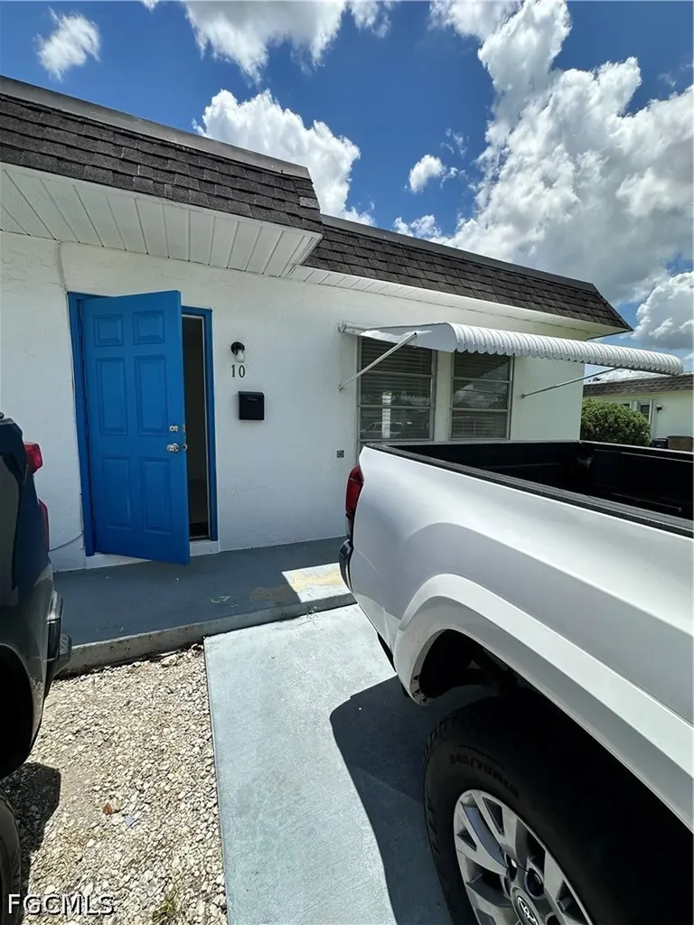 10 Tangerine Court Lehigh Acres FL 33936