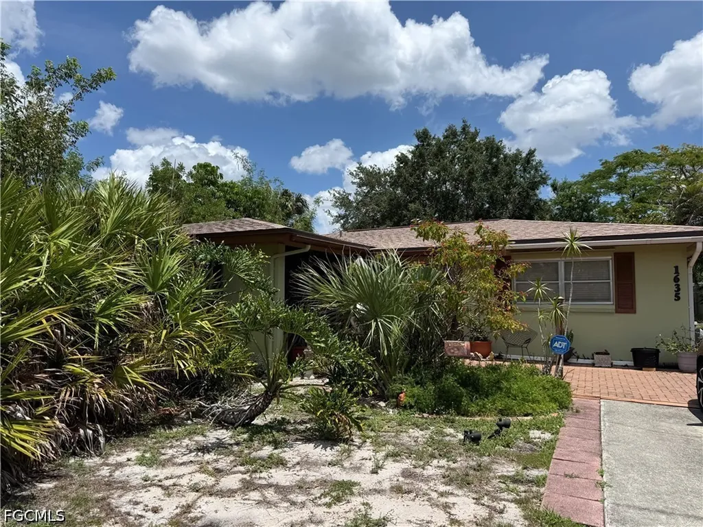 Fort Myers FL, 1635 Kensington Court