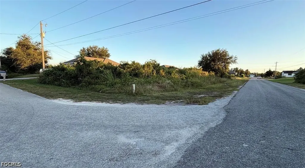 3219 37th Street SW Lehigh Acres FL 33976