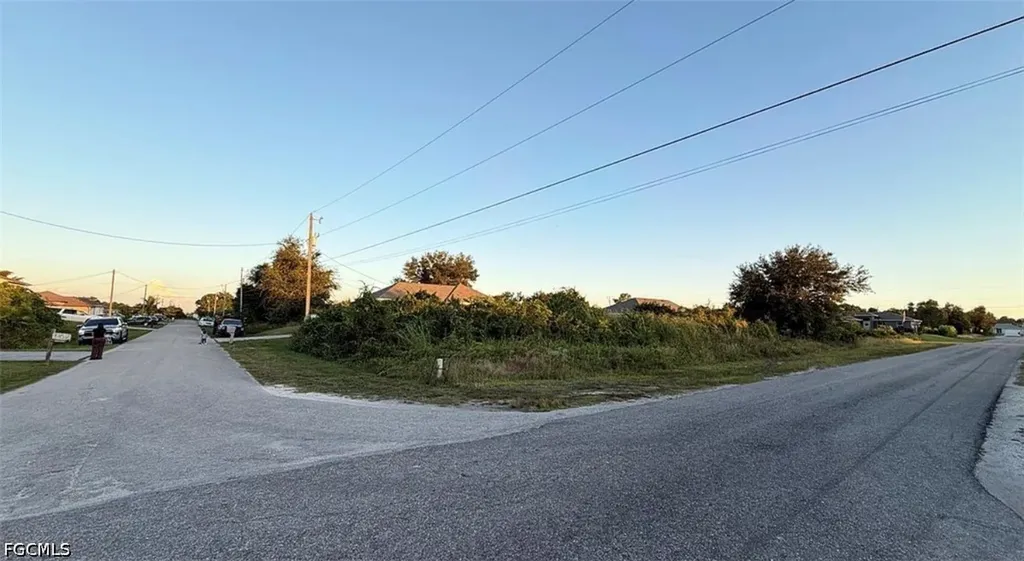 3219 37th Street SW Lehigh Acres FL 33976