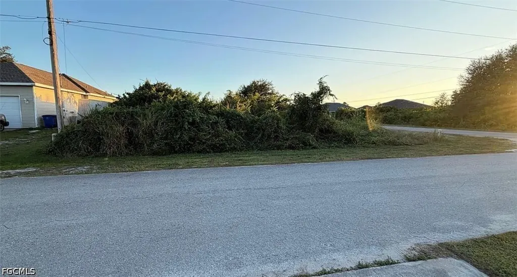 3219 37th Street SW Lehigh Acres FL 33976