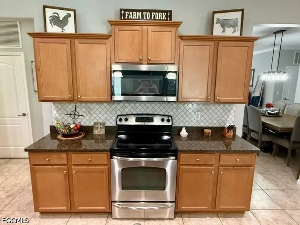 3300 Hampton Boulevard Alva FL 33920