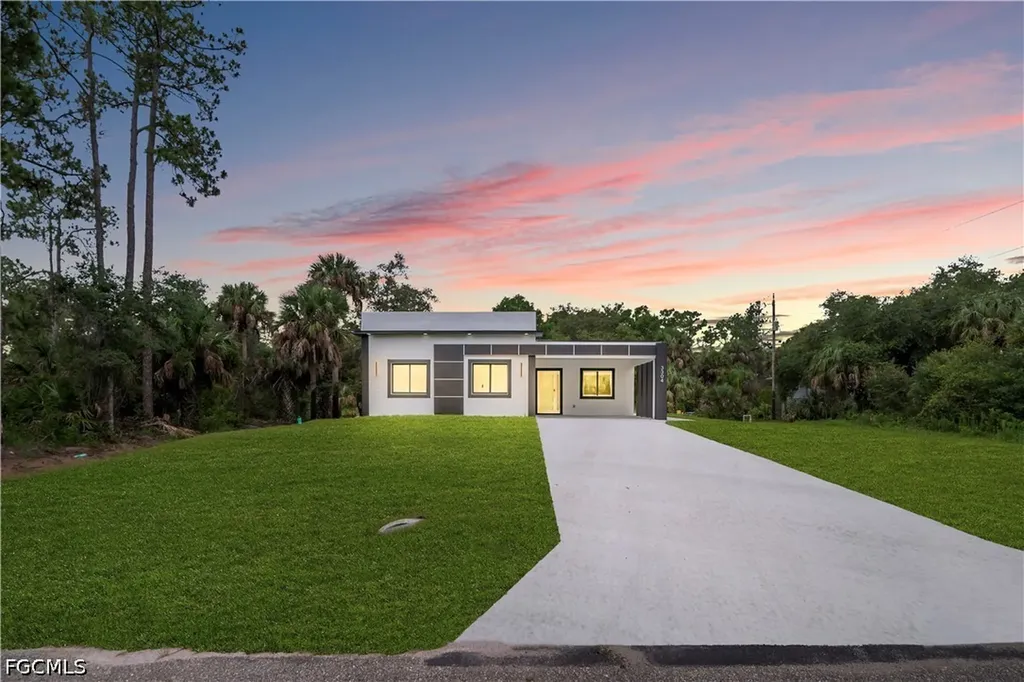 3304 E 15th Street Lehigh Acres FL 33972