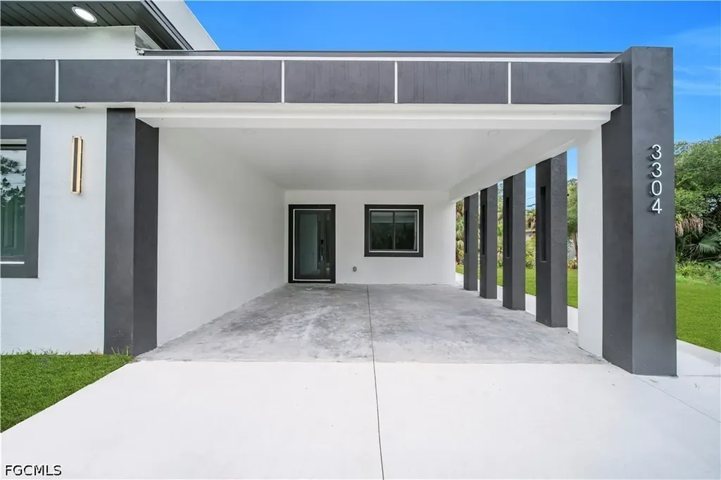 3304 E 15th Street Lehigh Acres FL 33972