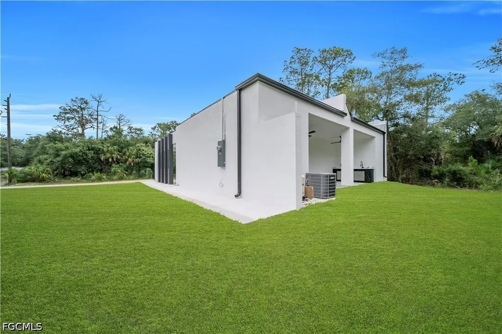 3304 E 15th Street Lehigh Acres FL 33972