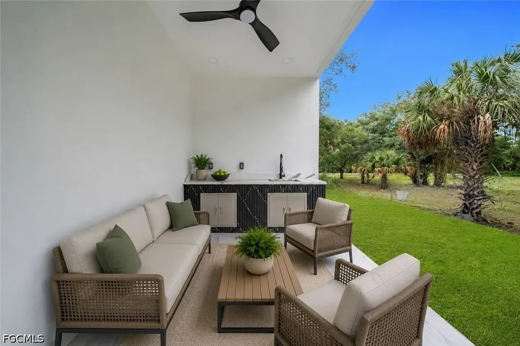 3304 E 15th Street Lehigh Acres FL 33972
