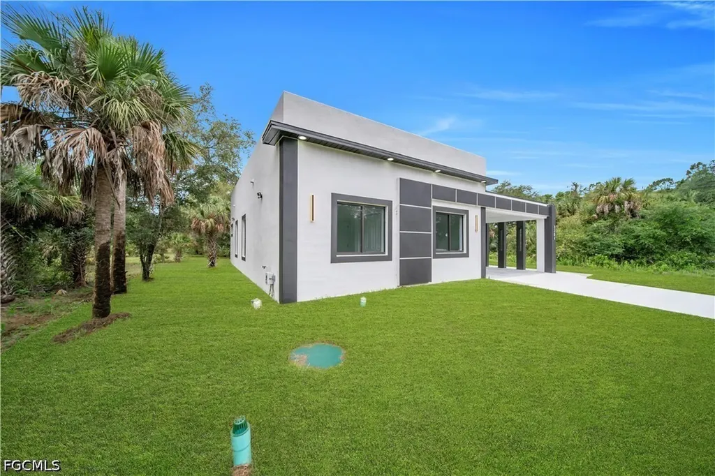 3304 E 15th Street Lehigh Acres FL 33972