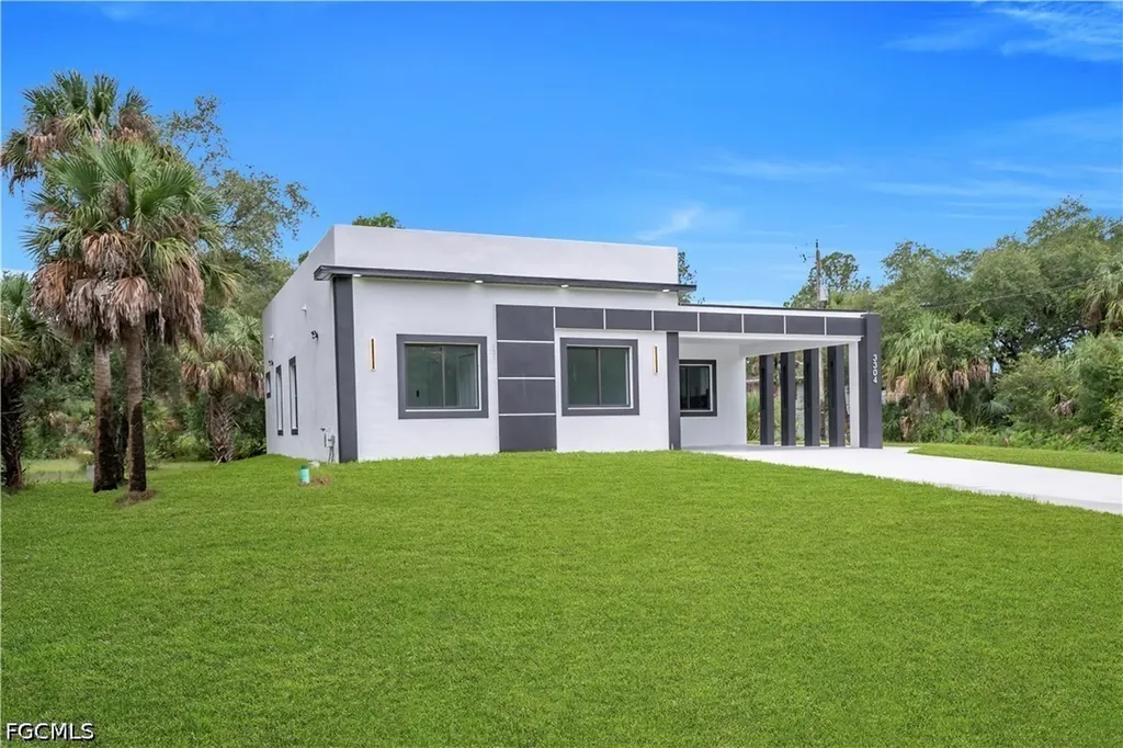 3304 E 15th Street Lehigh Acres FL 33972