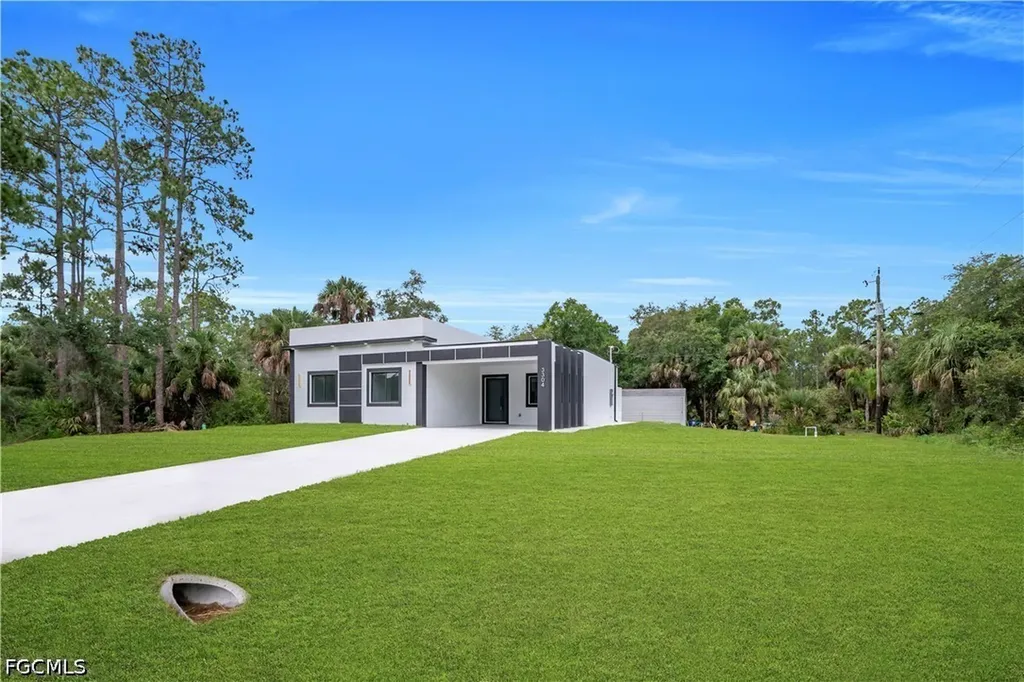 3304 E 15th Street Lehigh Acres FL 33972