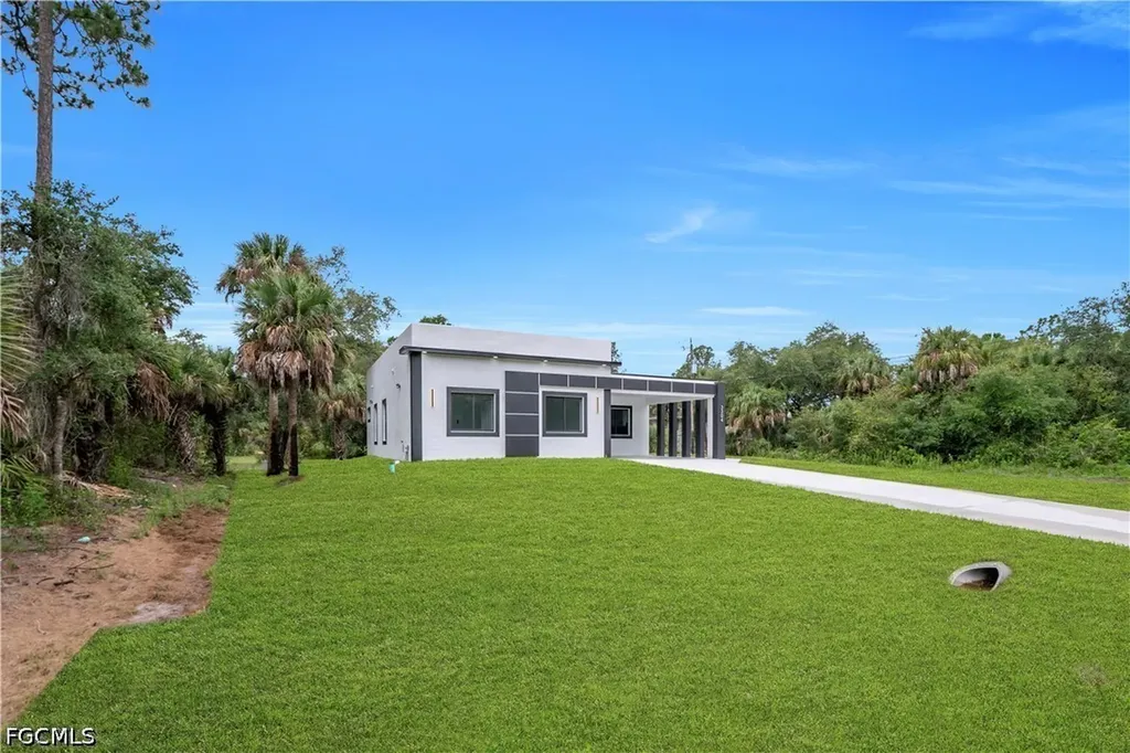 3304 E 15th Street Lehigh Acres FL 33972