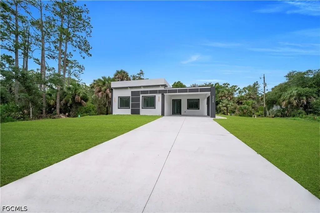 3304 E 15th Street Lehigh Acres FL 33972
