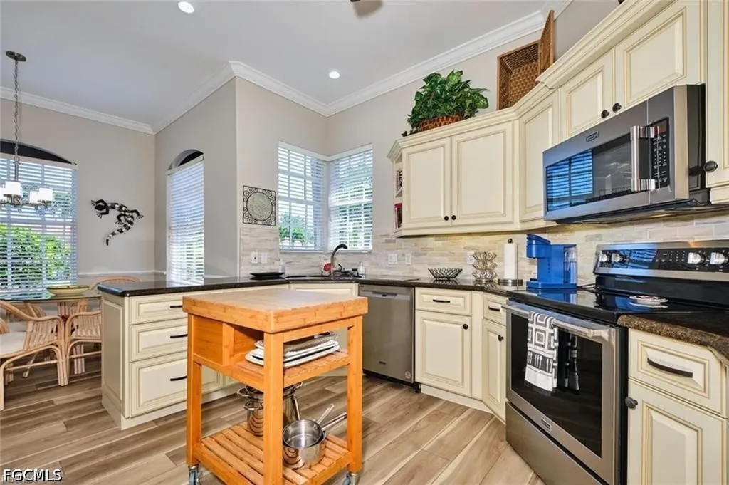 9240 Willowcrest Court Fort Myers FL 33908