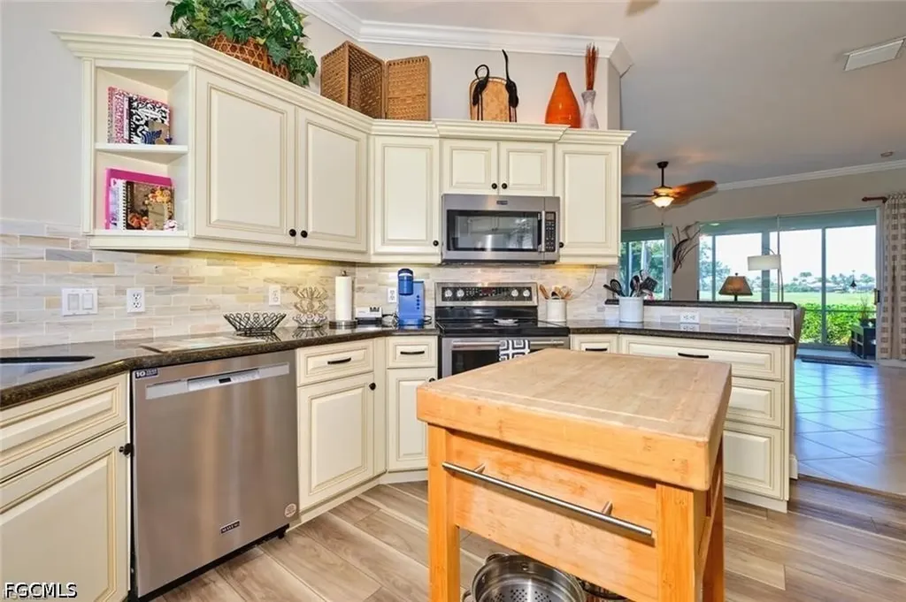 9240 Willowcrest Court Fort Myers FL 33908