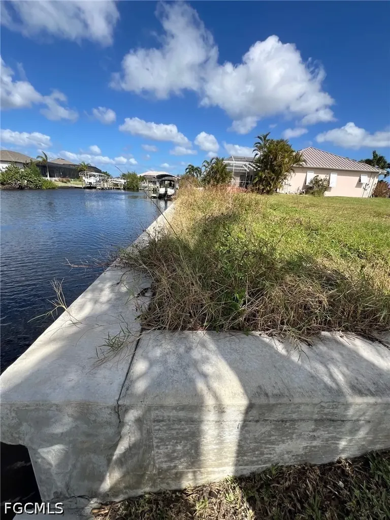 722 NW 39th Avenue Cape Coral FL 33993