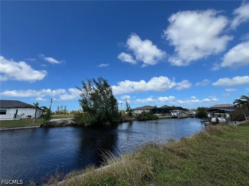 722 NW 39th Avenue Cape Coral FL 33993