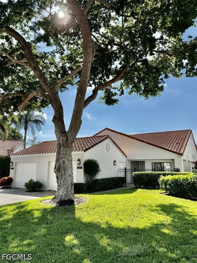 Naples FL, 547 Beachwalk Circle