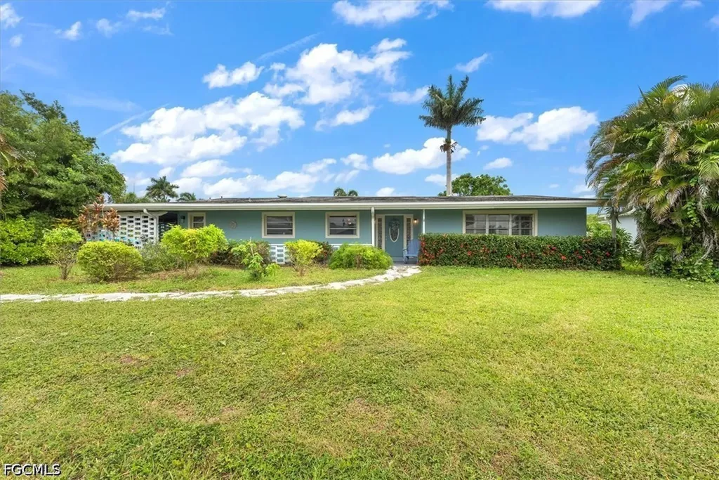 1721 Club House Road North Fort Myers FL 33917