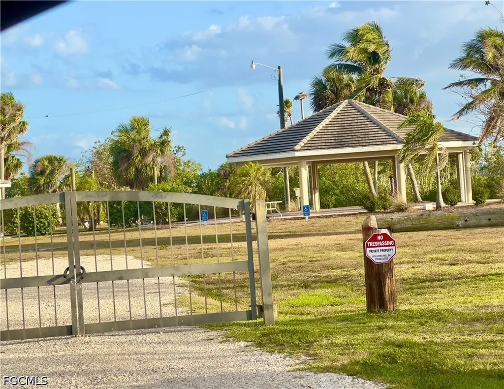 1721 Club House Road North Fort Myers FL 33917