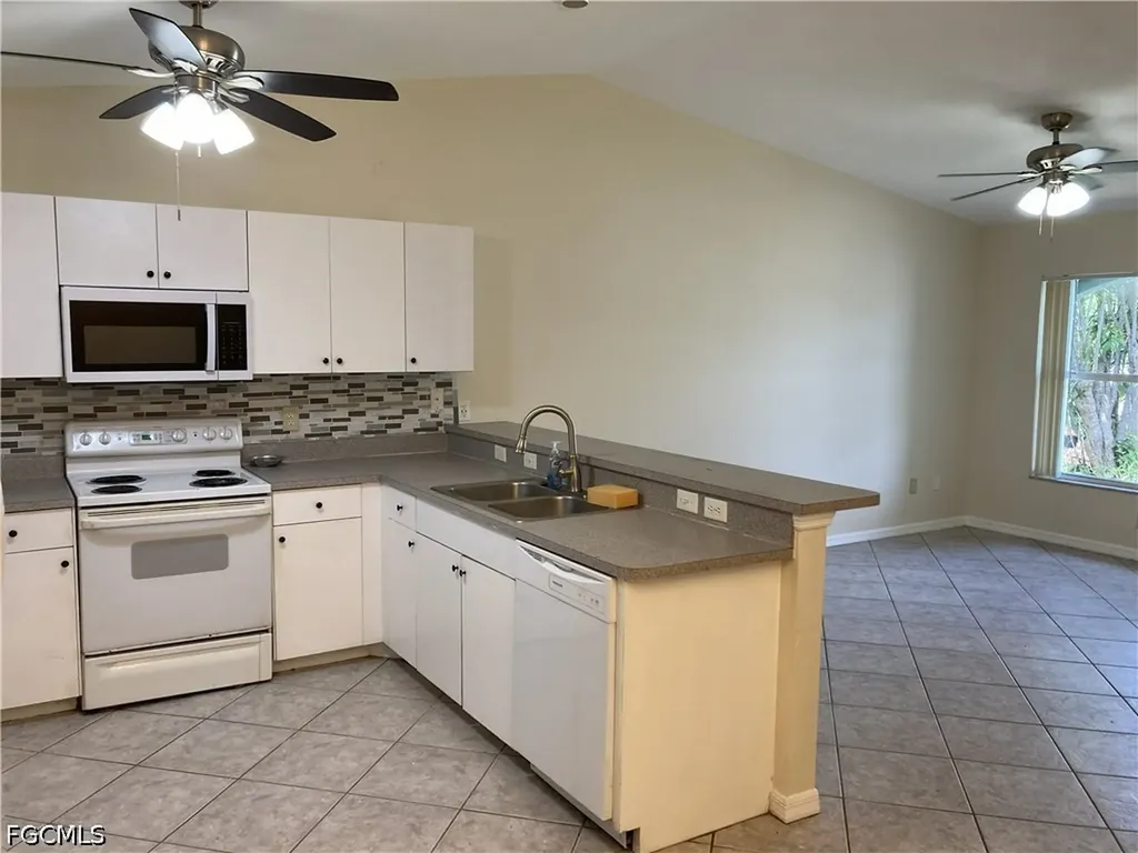 4415 SW 7th Place Cape Coral FL 33914