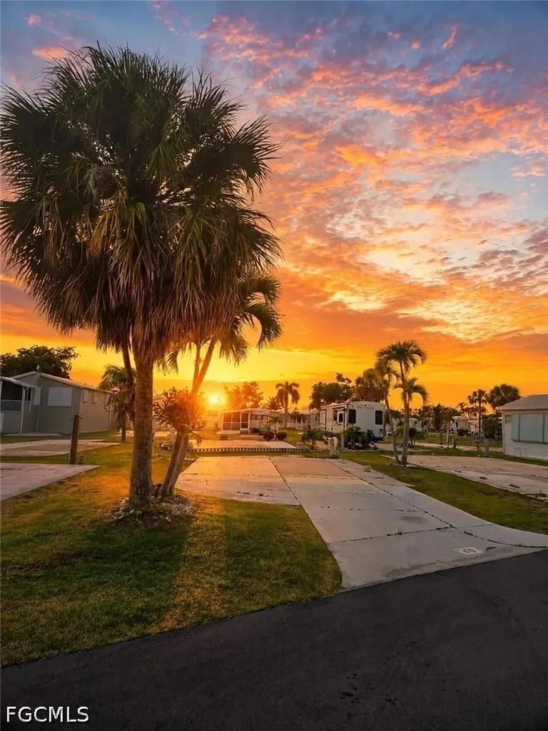 19681 Summerlin #40 Road Fort Myers FL 33908
