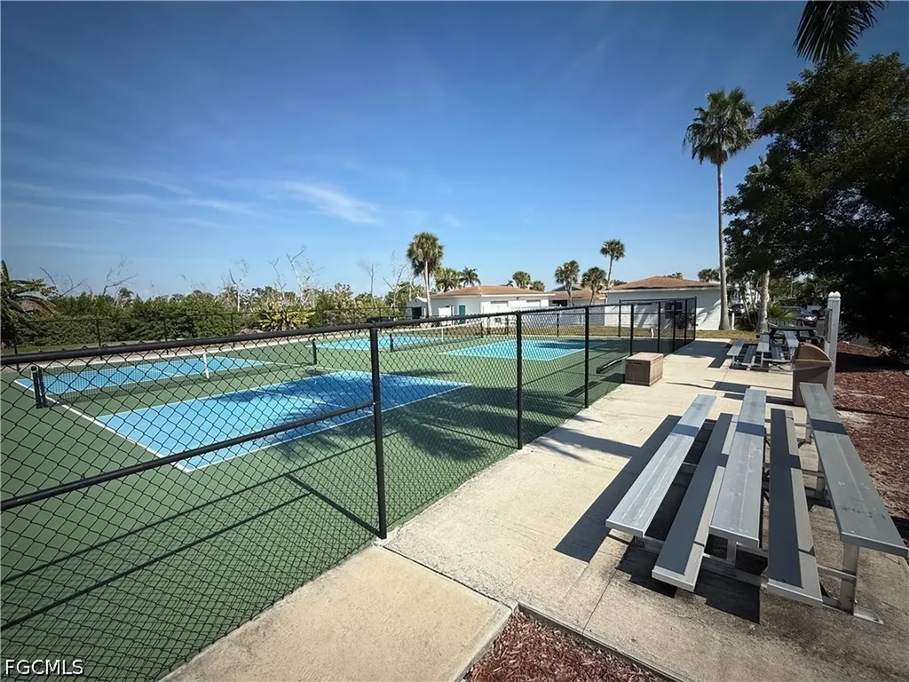 19681 Summerlin #40 Road Fort Myers FL 33908