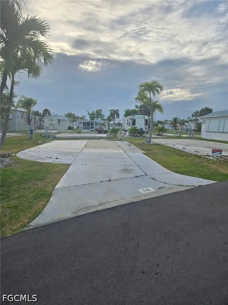 19681 Summerlin #40 Road Fort Myers FL 33908