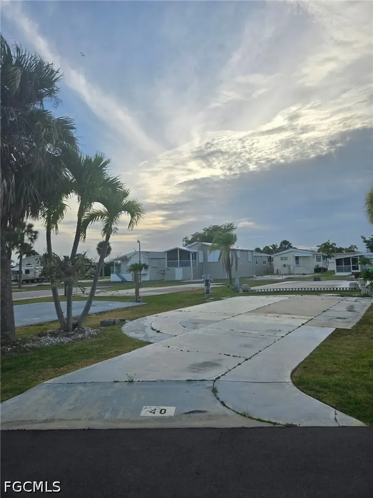19681 Summerlin #40 Road Fort Myers FL 33908