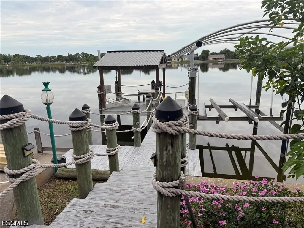 247 SE 6th Street Cape Coral FL 33990