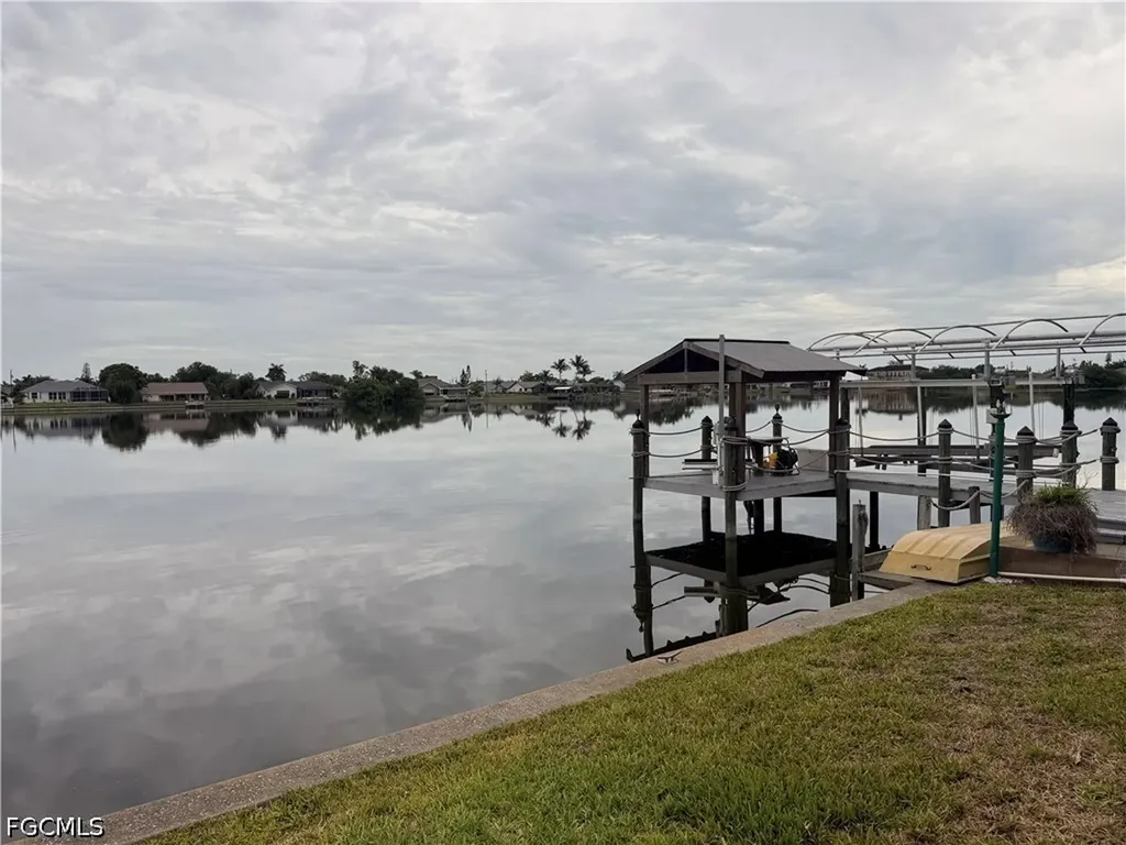 247 SE 6th Street Cape Coral FL 33990
