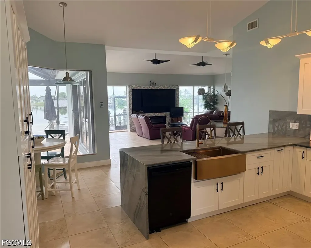 247 SE 6th Street Cape Coral FL 33990