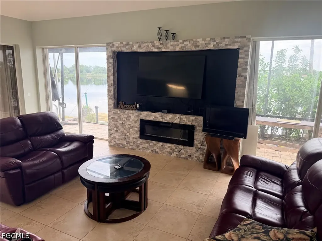247 SE 6th Street Cape Coral FL 33990