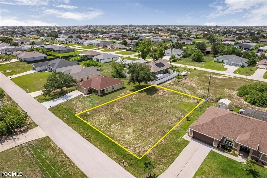 2021 NW 4th Street Cape Coral FL 33993