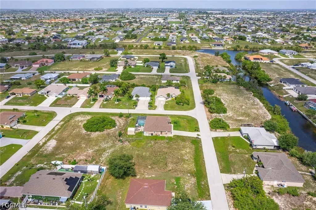2021 NW 4th Street Cape Coral FL 33993