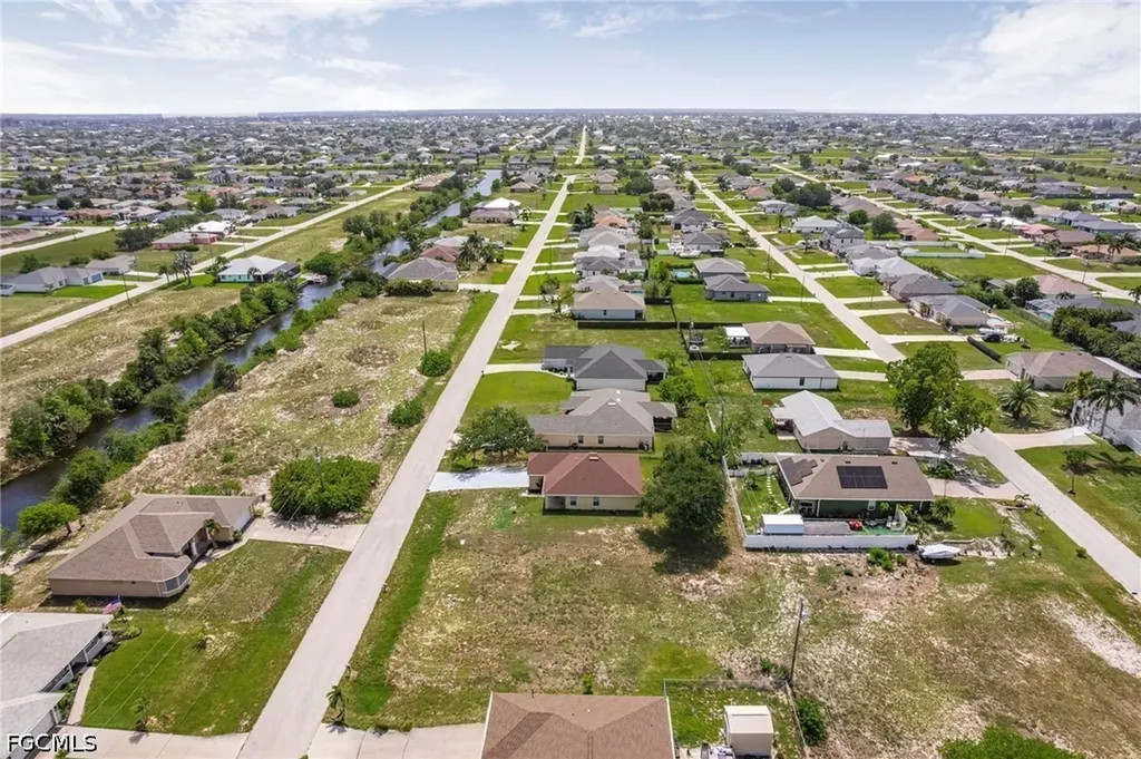 2021 NW 4th Street Cape Coral FL 33993