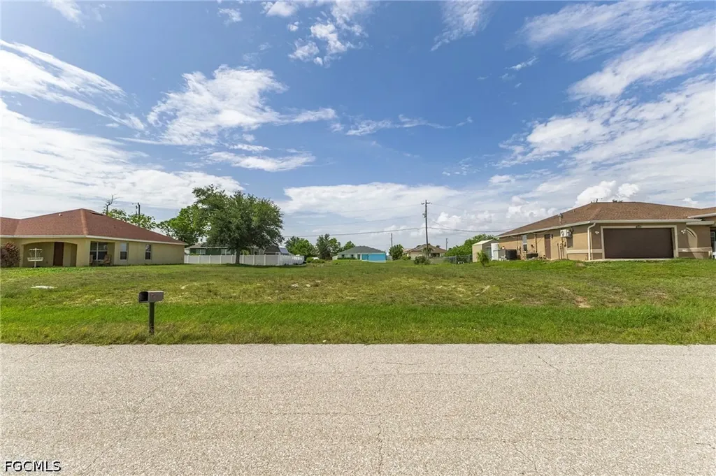 2021 NW 4th Street Cape Coral FL 33993