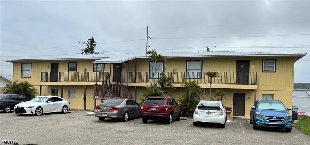 3325 SE 15th Place Cape Coral FL 33904