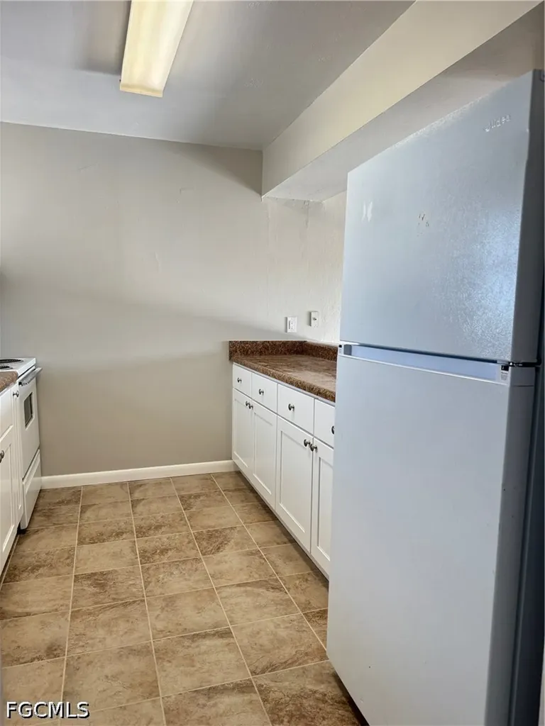 3325 SE 15th Place Cape Coral FL 33904