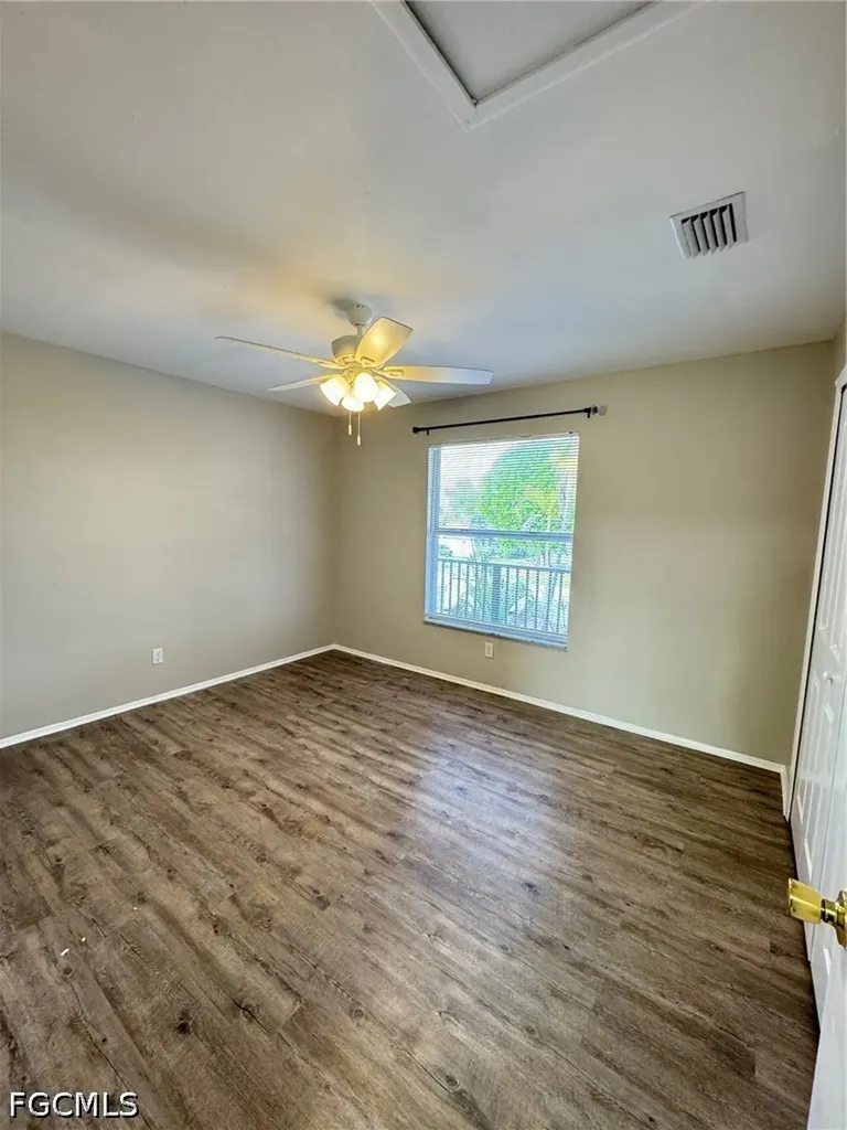 3325 SE 15th Place Cape Coral FL 33904