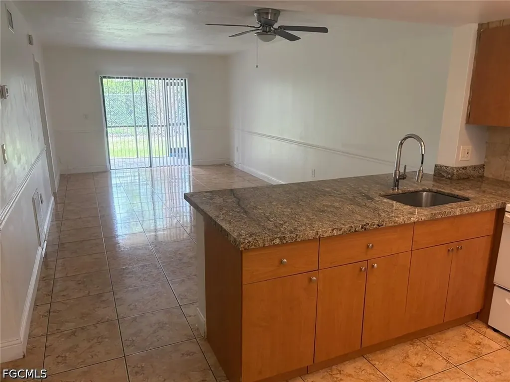 2700 Park Windsor Drive Fort Myers FL 33901